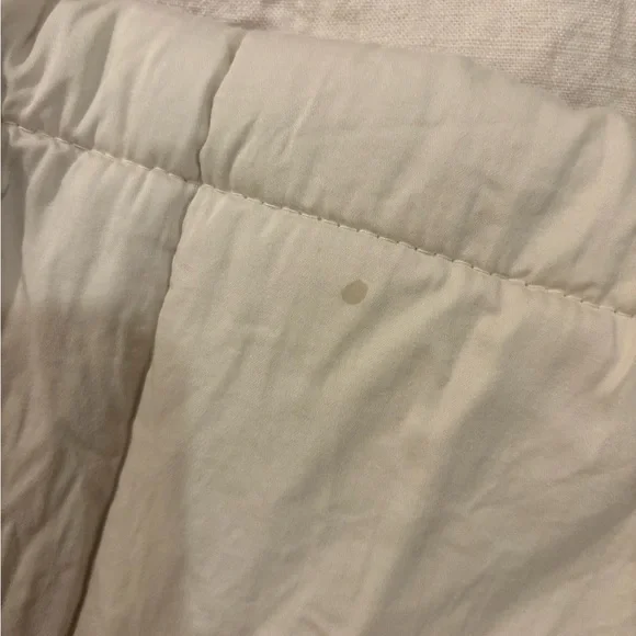 Elegant Cream Bedding Set - Picture 7 of 12